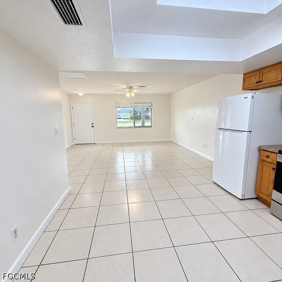 2 bed, 2.0 bath, 882 sqft, $1,295 — Photo 3