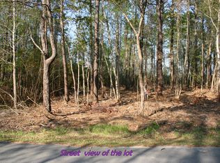 909 Crooked Creek Dr, New Bern, NC 28560
