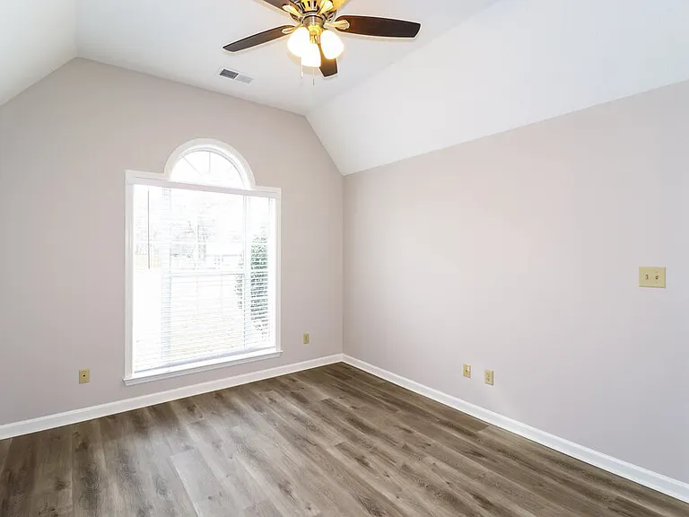 1170 Whitten Rd — Photo 10