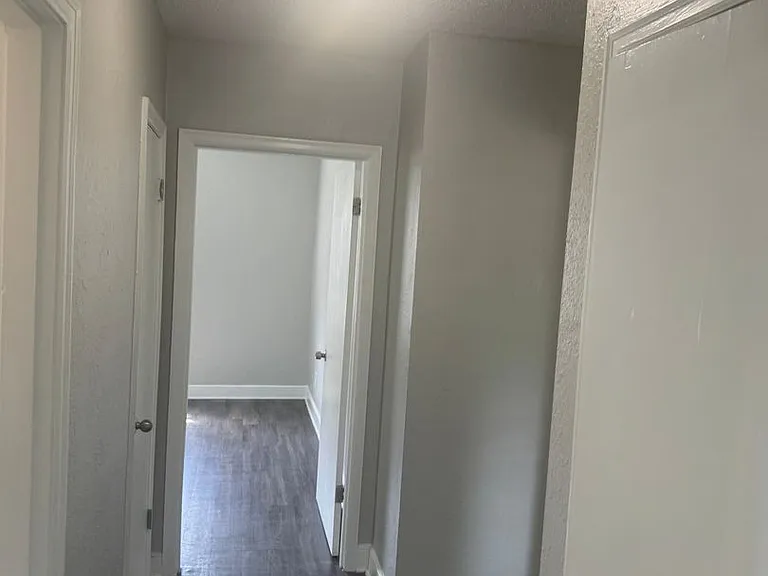 2045 Lamar Ave — Photo 13