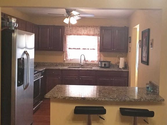 3rd image of 17611 Pheasant Ln