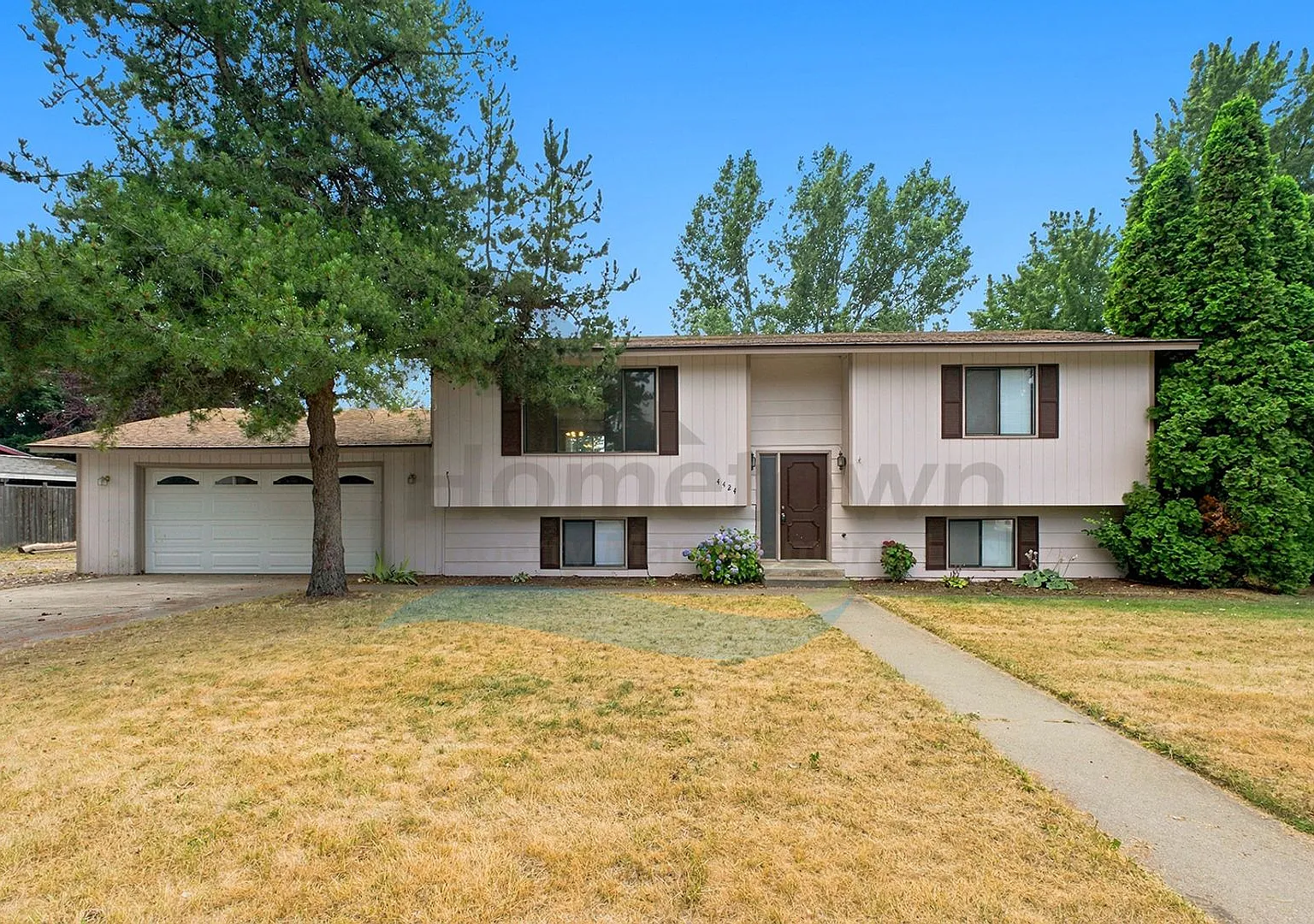 4 Bedroom 2 Bathroom Home with Attached 2 Car Garage Available in Coeur d'Alene! — Photo 1