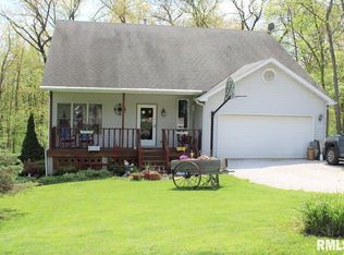 14 Raleigh Ave, Mackinaw, IL 61755