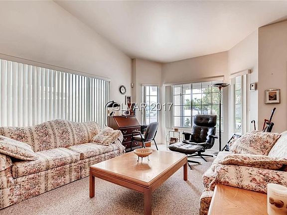 3rd image of 1025 Whitehollow Ave