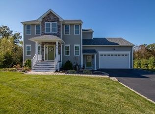 121 Buckingham Dr, Swansea, MA 02777
