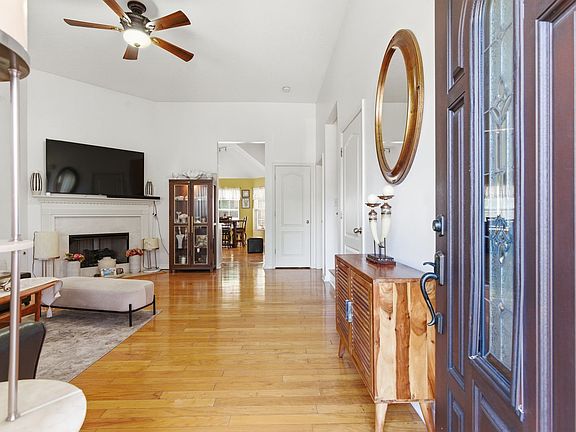 5th image of 3541 Mount View Ridge Dr
