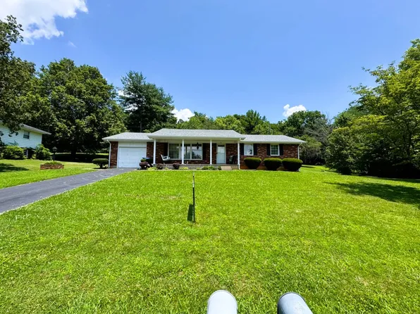 110 Autumn Dr, Campbellsville, KY 42718