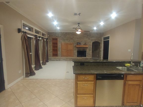 5th image of 717 Mountain View Dr