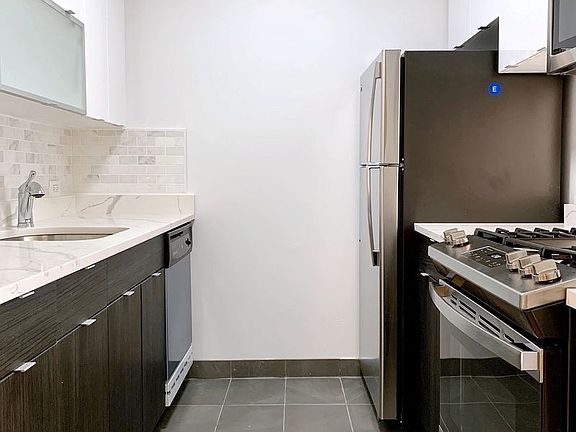 5th image of 108 E 96th St APT 10F