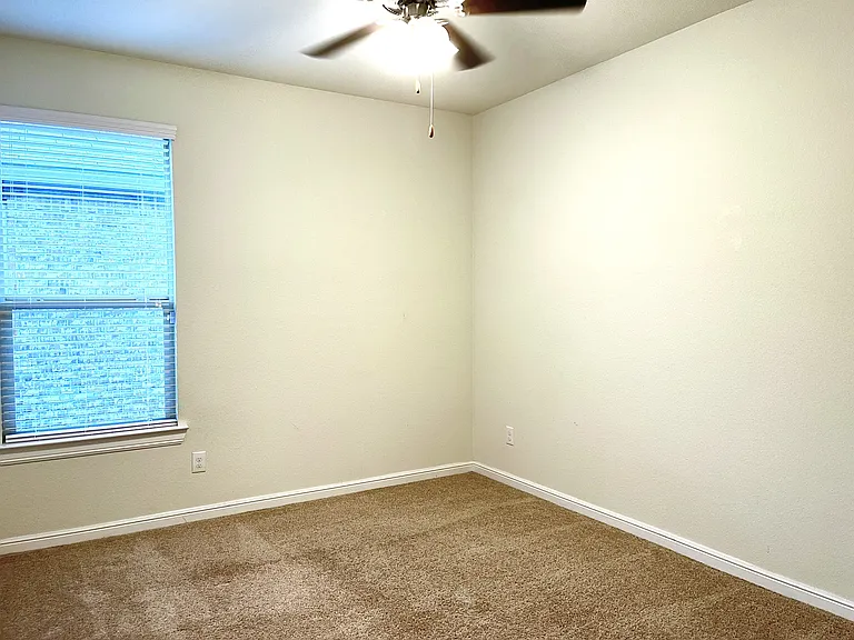 1109 Genola Dr — Photo 9