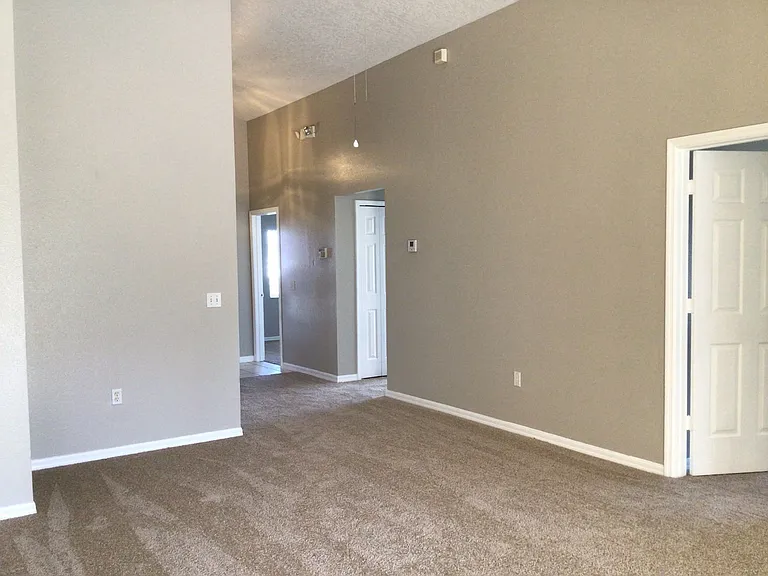 509 Hillcrest Dr — Photo 6