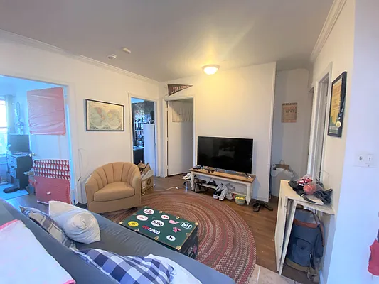 Rented by Douglas Elliman | media 17