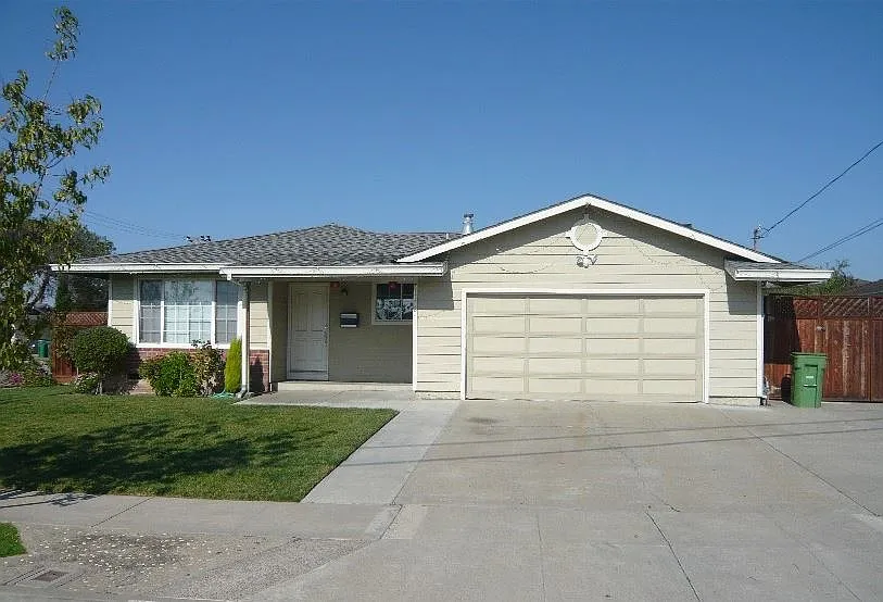 38618 Larkspur St photo 1
