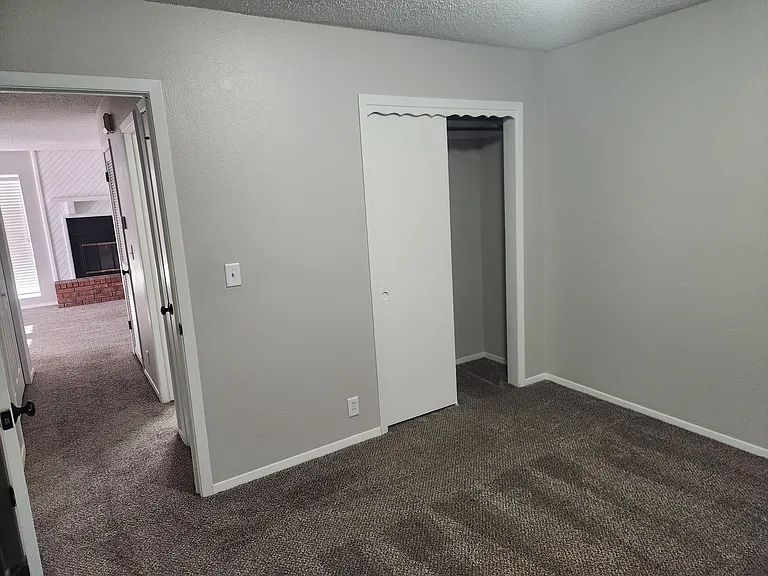 525 S Edwards St #525 — Photo 8