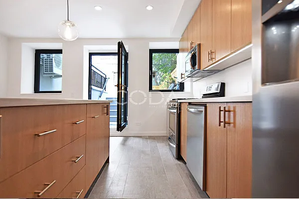 Rented by Coda Real Estate NYC | media 4