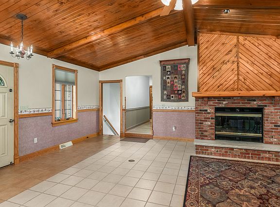 2nd image of 2876 N 4650th Rd