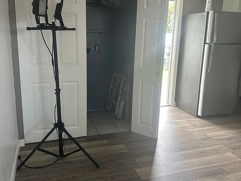 145 Varner Dr SW #B — Photo 3