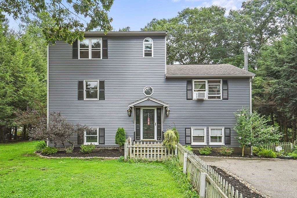 118 Peach St, Barre, MA 01005 Zillow