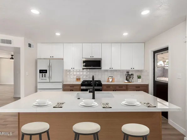 3021 W ANGELA Drive, Phoenix, AZ 85053