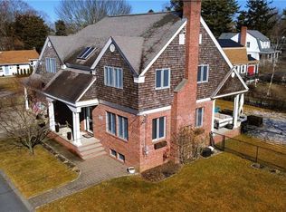 3 Sunset Dr, Barrington, RI 02806