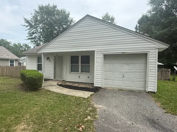 300 Macgregor Dr, Summerville, SC 29486