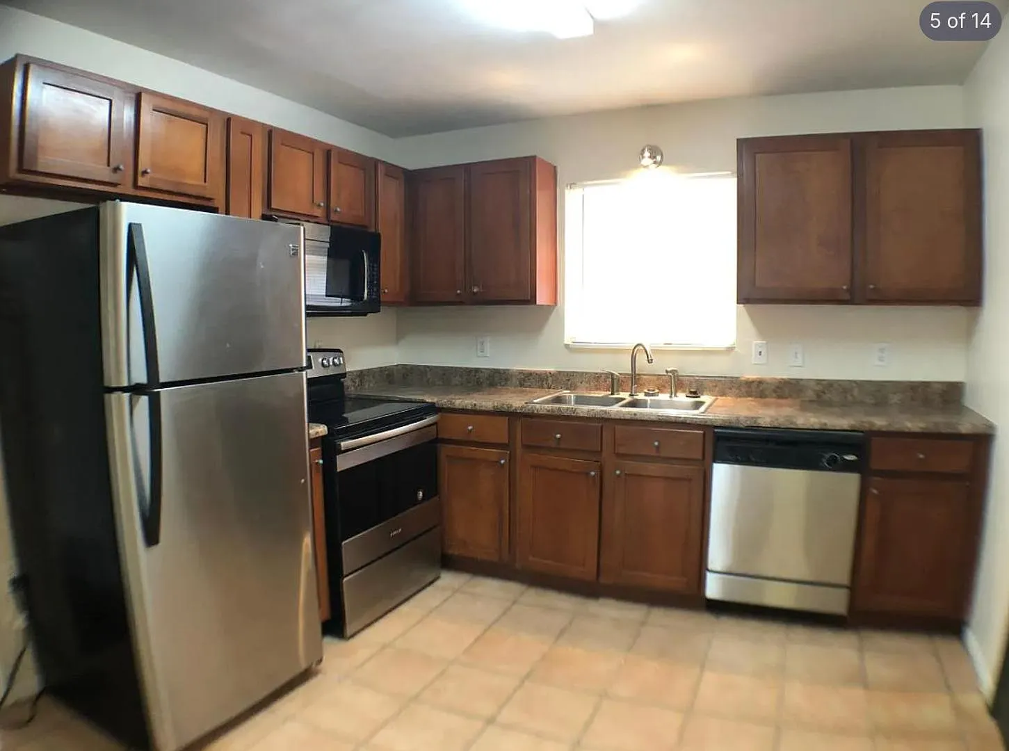 1459 Janmar Dr - Apt. B — Photo 3