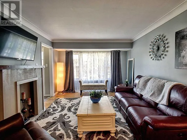 1061 Harrison Ave, Windsor, ON N9C 3J2