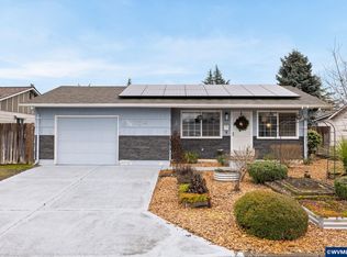 300 W Clackamas Cir, Woodburn, OR 97071