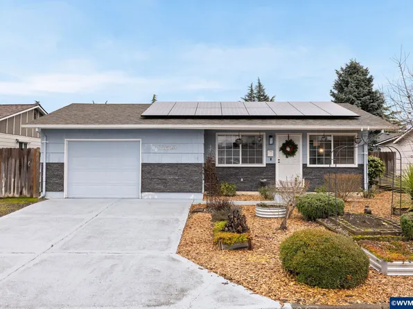 300 W Clackamas Cir, Woodburn, OR 97071