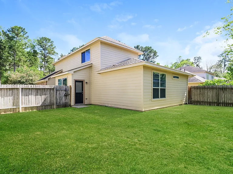 3619 Spy Glass Hill Dr — Photo 7