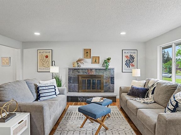 3rd image of 13920 10th Avenue E