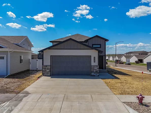 3385 12th Ave W, Dickinson, ND 58601