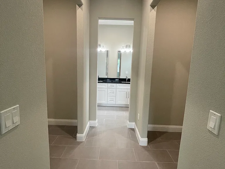 11 Corona Ct — Photo 20