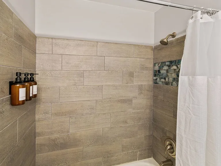 1503 Hollytree Ln — Photo 24