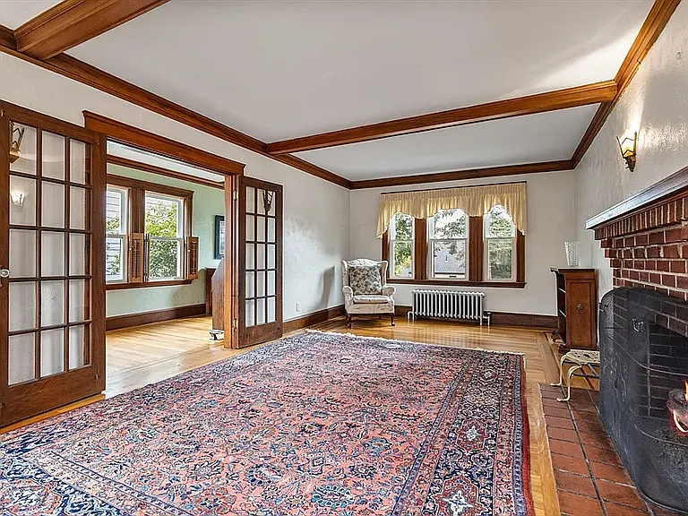 6 bed, 3167 sqft, $10,800 — Photo 4