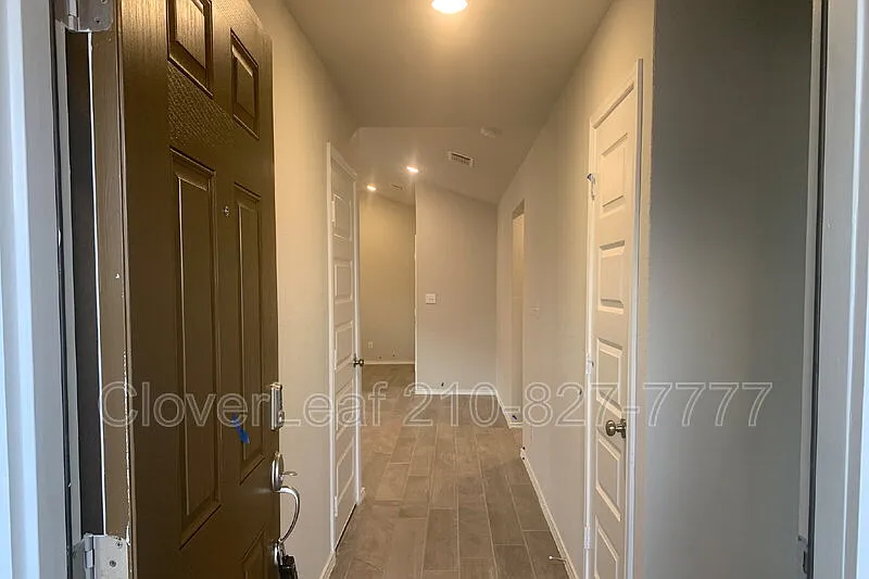 3 bed, 2.0 bath, 1014 sqft, $1,597 — Photo 4