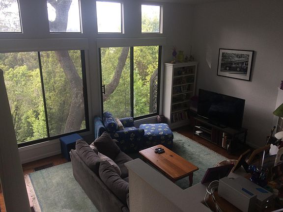 5th image of 298 Donahue St