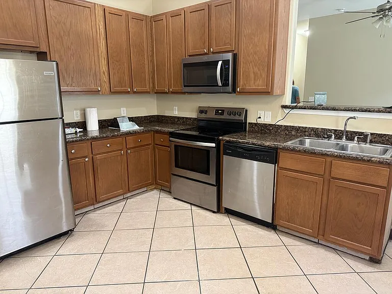 212 S Kossuth St #B — Photo 1