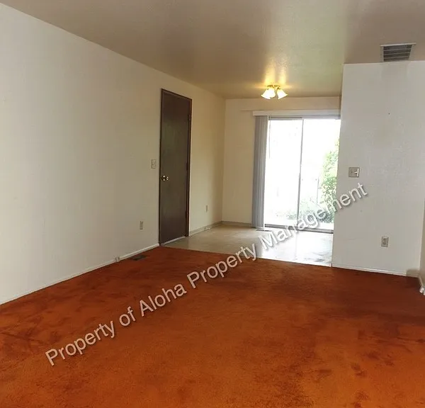 2012 N Hailey Ln — Photo 2