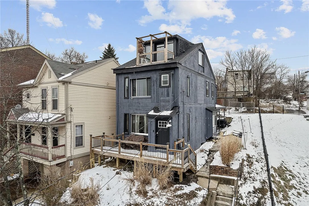 1616 Meadville St photo 1
