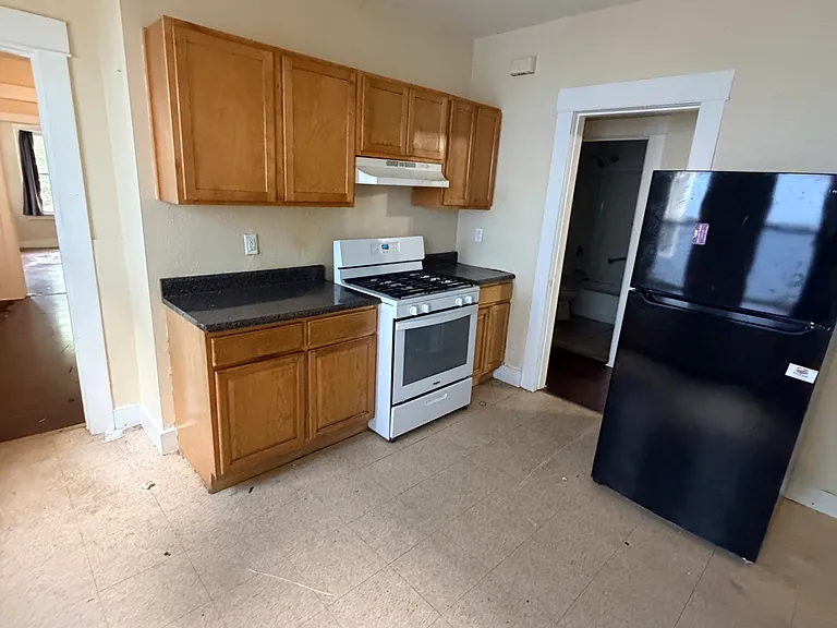 103 Sheffield Ave #1-0 — Photo 1