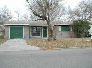 417 E Aviation Blvd, Universal City, TX 78148