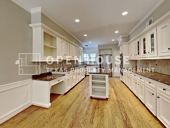 5th image of 5207 Maple Terrace Dr