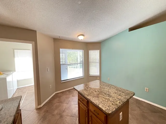 9332 Trevarthon Rd — Photo 18