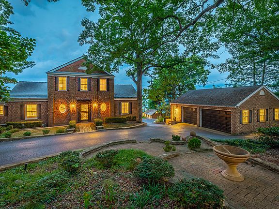 2nd image of 208 S Palisades Dr