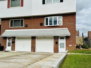 663 Parlin St, Philadelphia, PA 19116