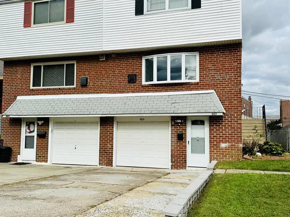 663 Parlin St, Philadelphia, PA 19116