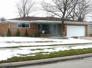 30848 Gruenburg Dr, Warren, MI 48092