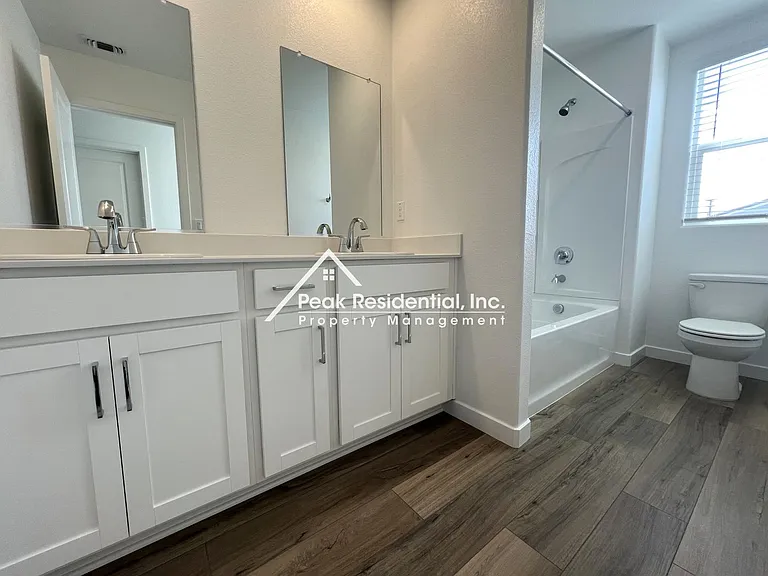 5218 Senesta Cir — Photo 16