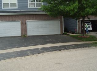 12 Brian Ct, Algonquin, IL 60102